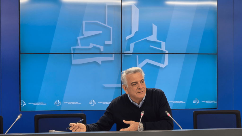 De Andrés asegura que el PP no puede «entenderse» con un PNV «en decadencia» por sus «cesiones» ante EH Bildu