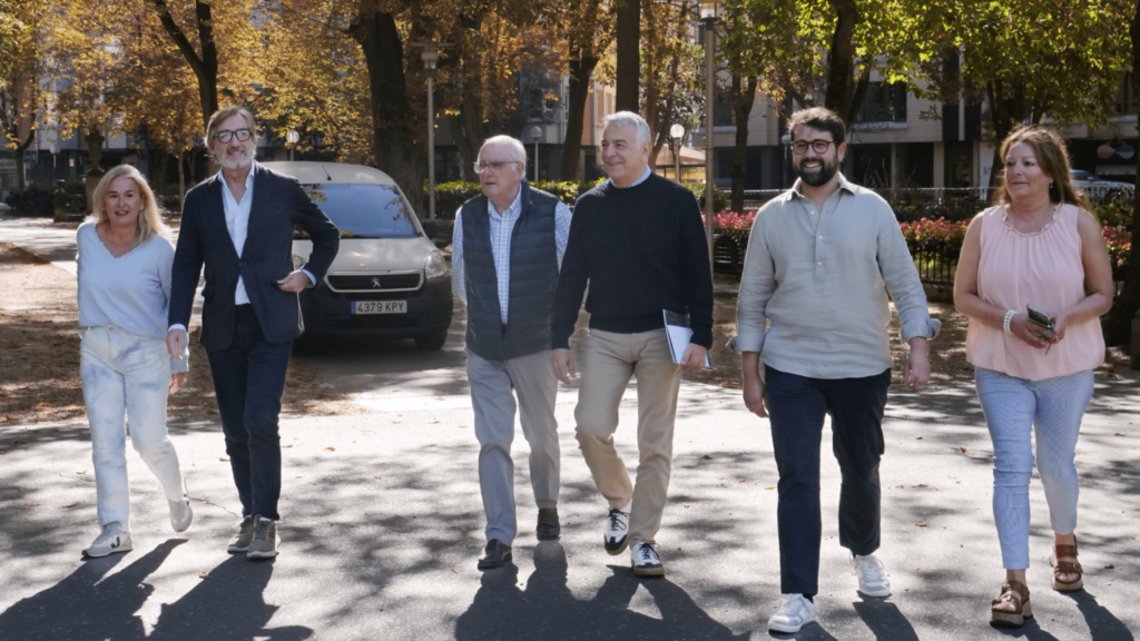 De Andrés asume el reto de aglutinar el voto de «los vascos decepcionados con quienes se han entregado a la izquierda»